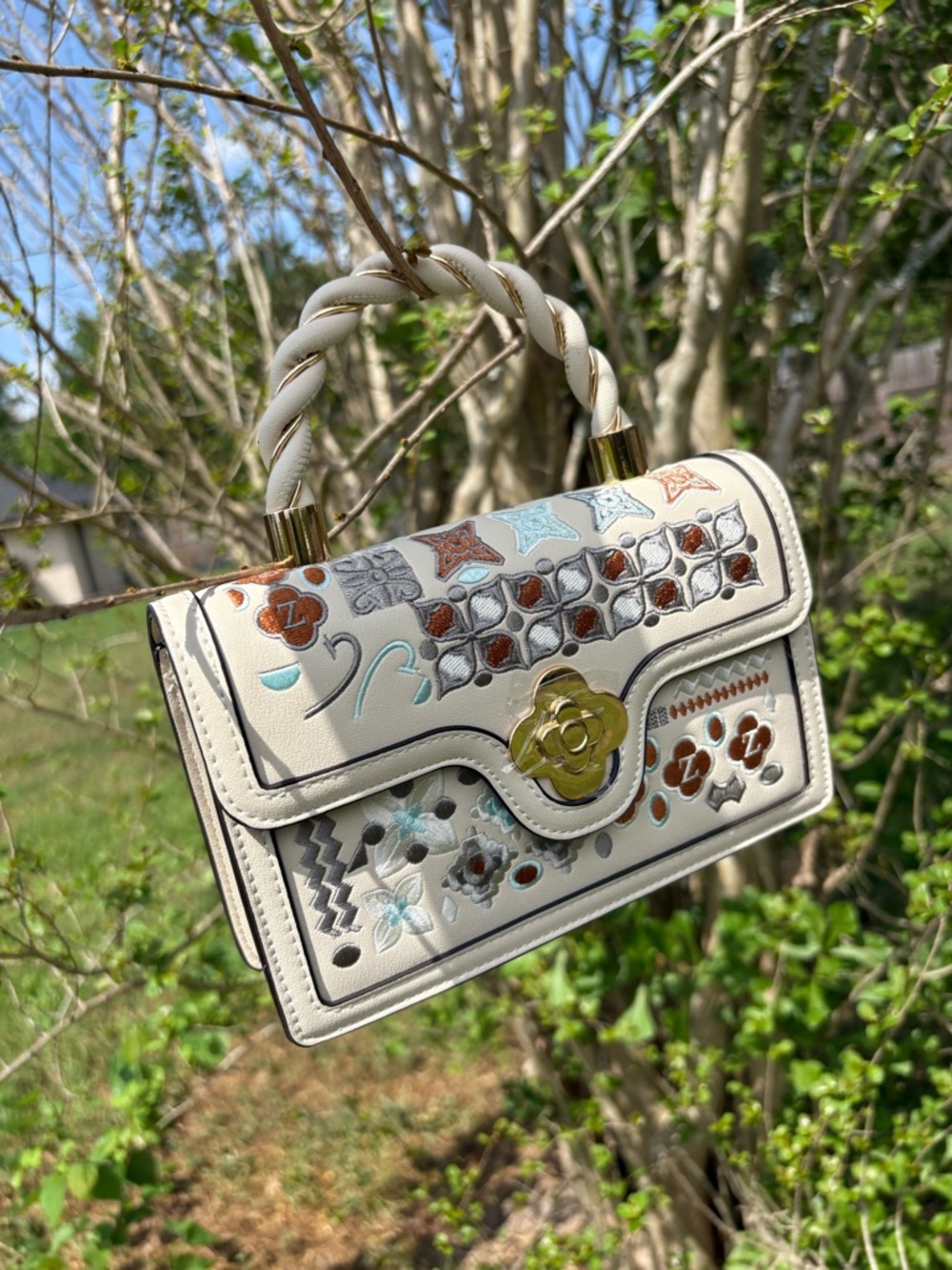 Embroidered Cream Top-Handle Crossbody Bag with Detachable Strap - Picture 2 of 9